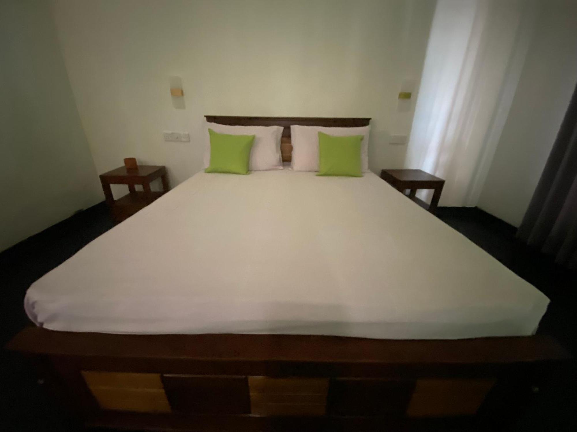 Hotel Sapphire Blue Hikkaduwa Exteriér fotografie